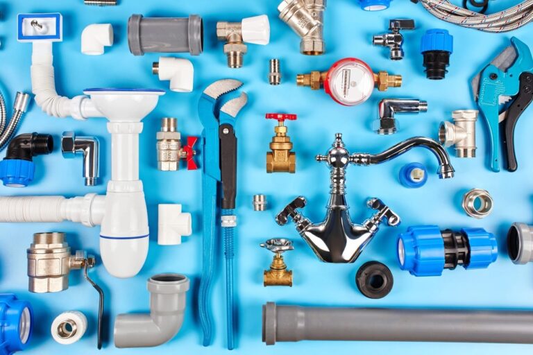 Expert plumber fixing a pipe leak and replacing fixtures for homes in mcallen, Edinburg and Pharr, TX.